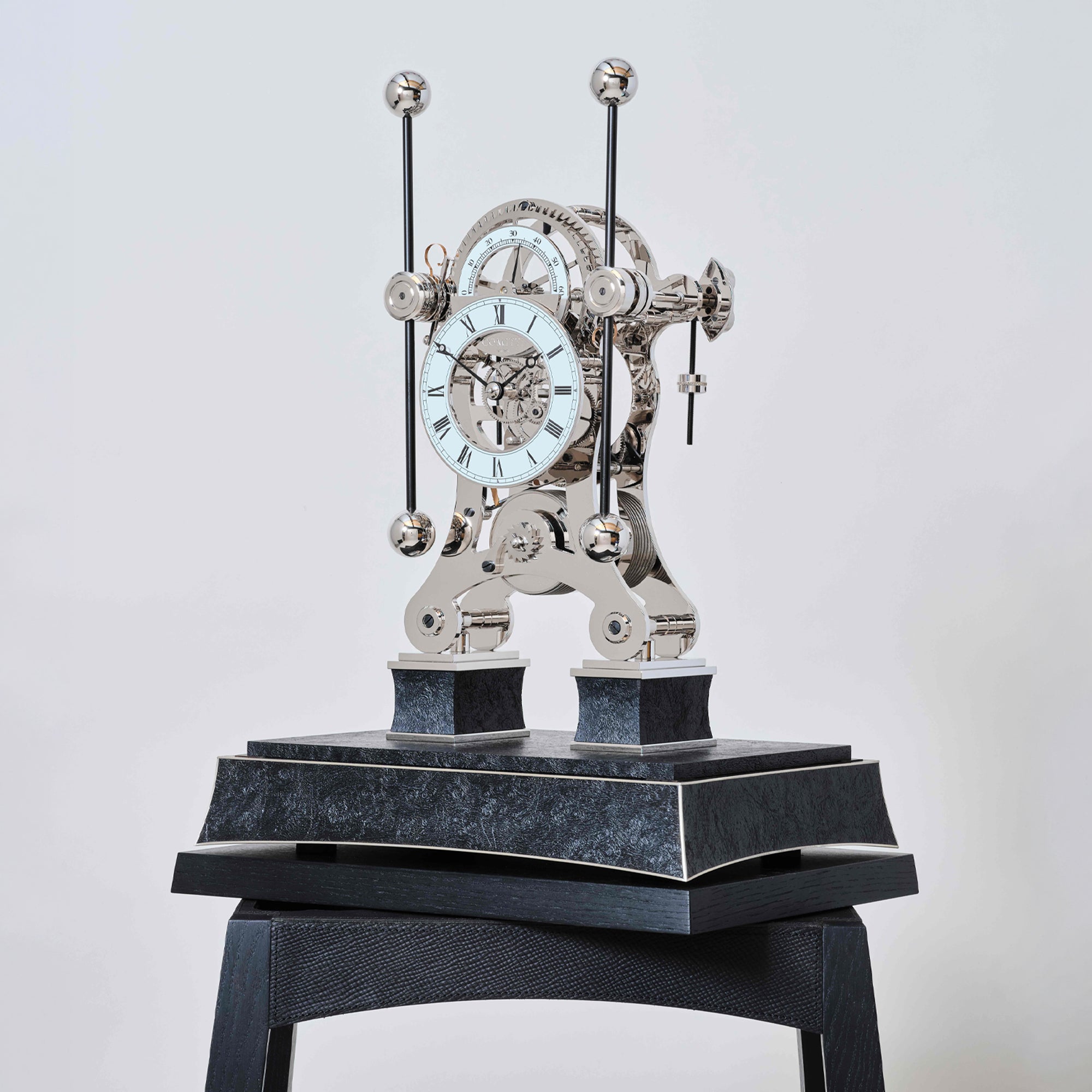 THE NAVIGATOR & STAND IN BLACK OAK