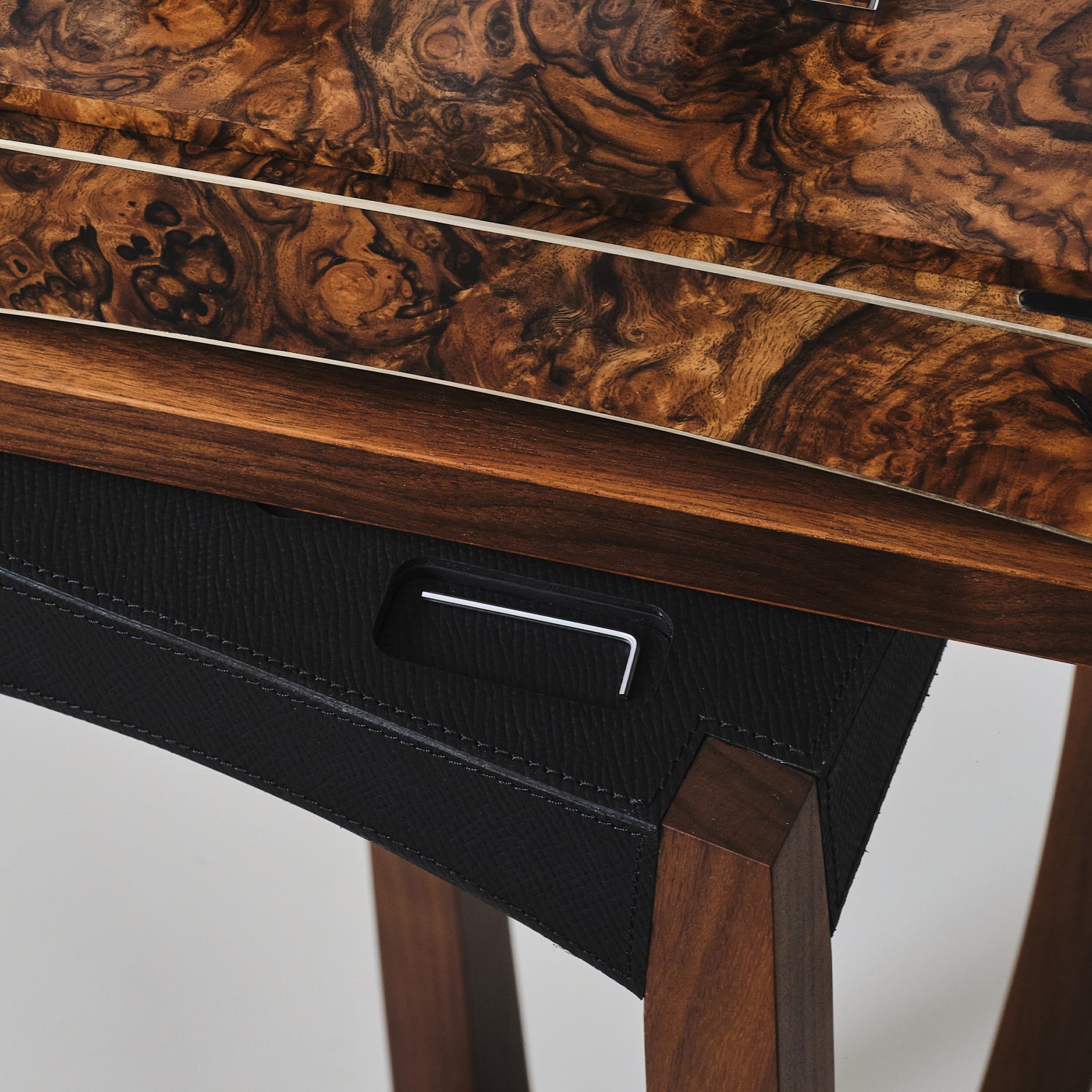 THE NAVIGATOR & STAND IN WALNUT