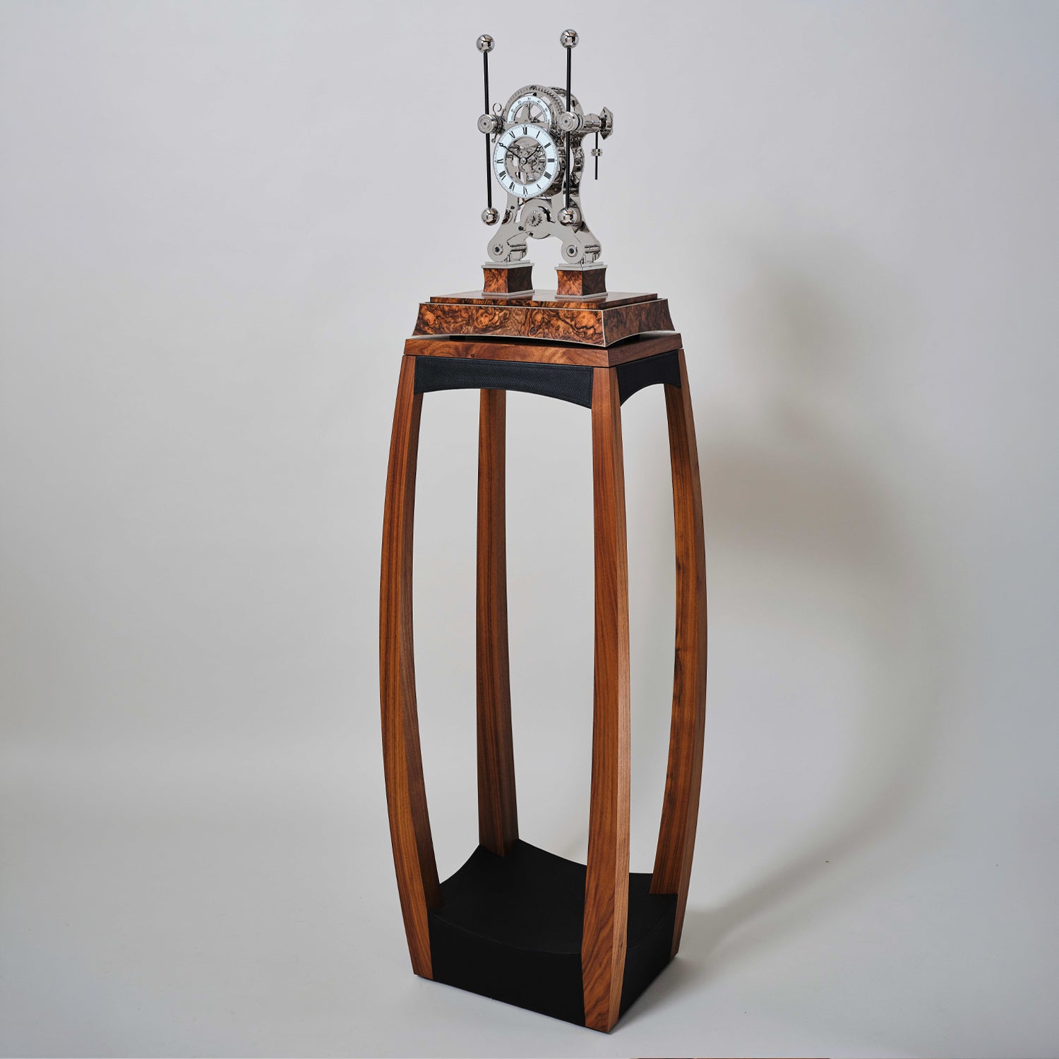 THE NAVIGATOR & STAND IN WALNUT
