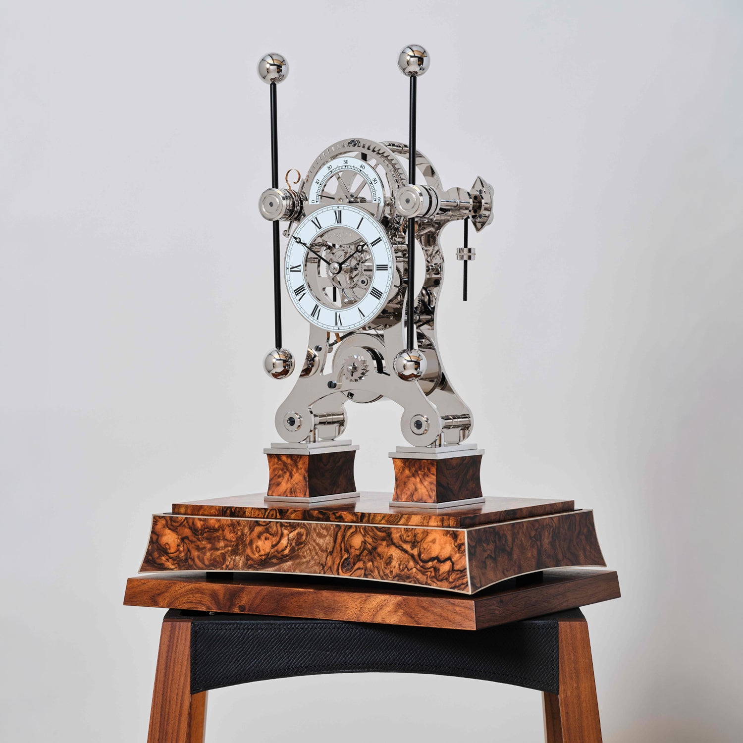 THE NAVIGATOR & STAND IN WALNUT