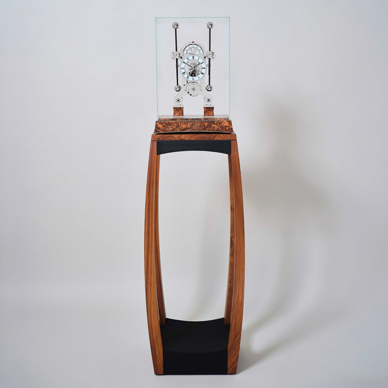THE NAVIGATOR & STAND IN WALNUT