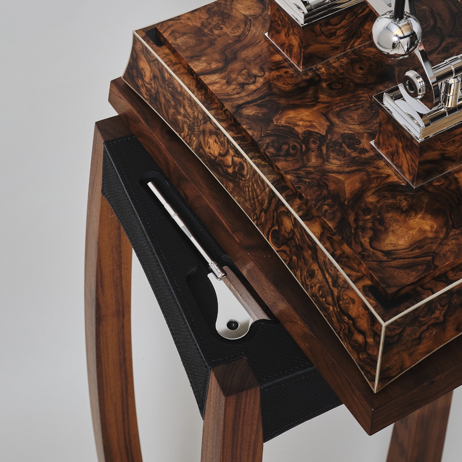 THE NAVIGATOR & STAND IN WALNUT